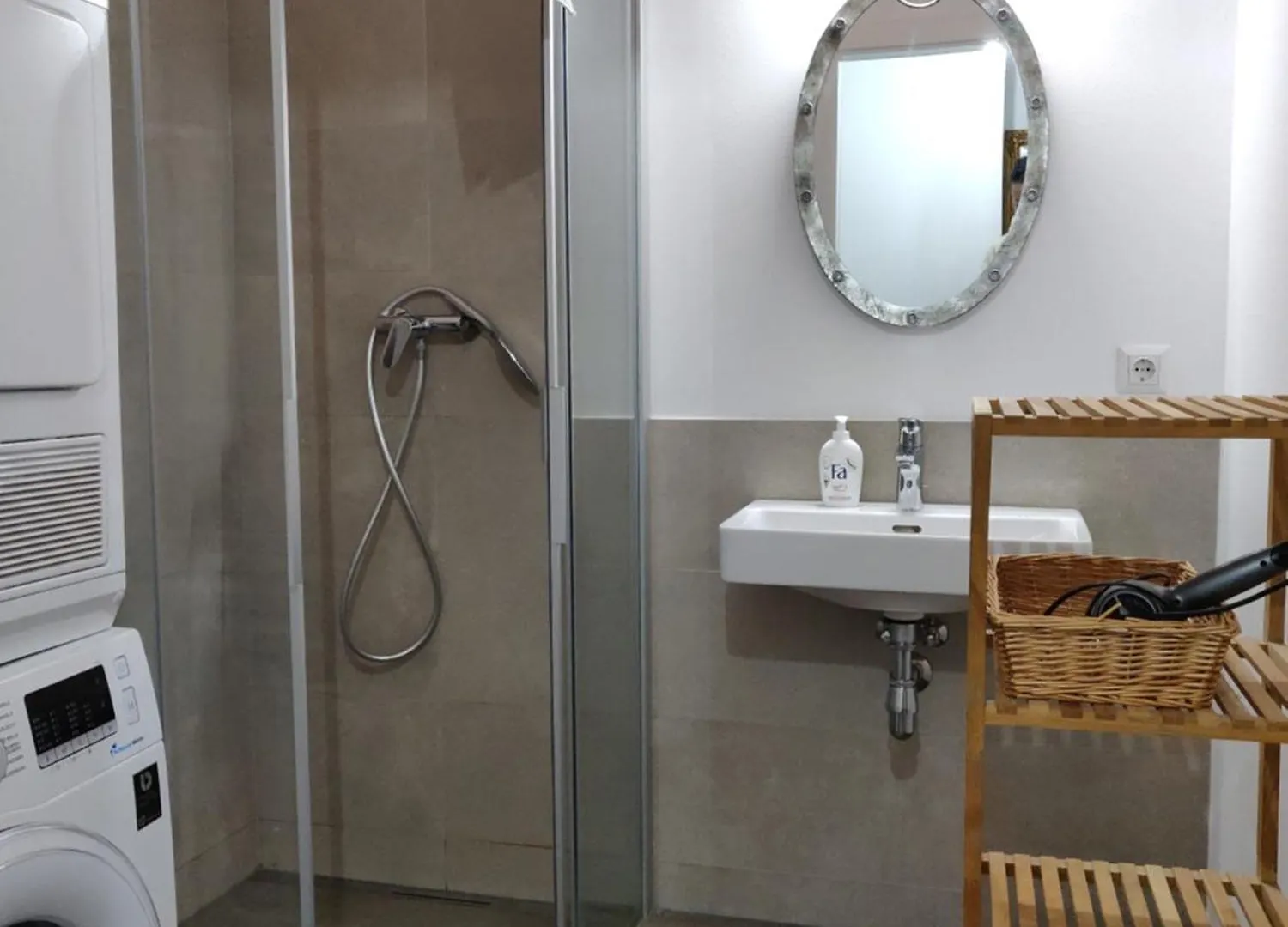 Beautiful Apartment With Parking, Brilliant Location Vienna Austria