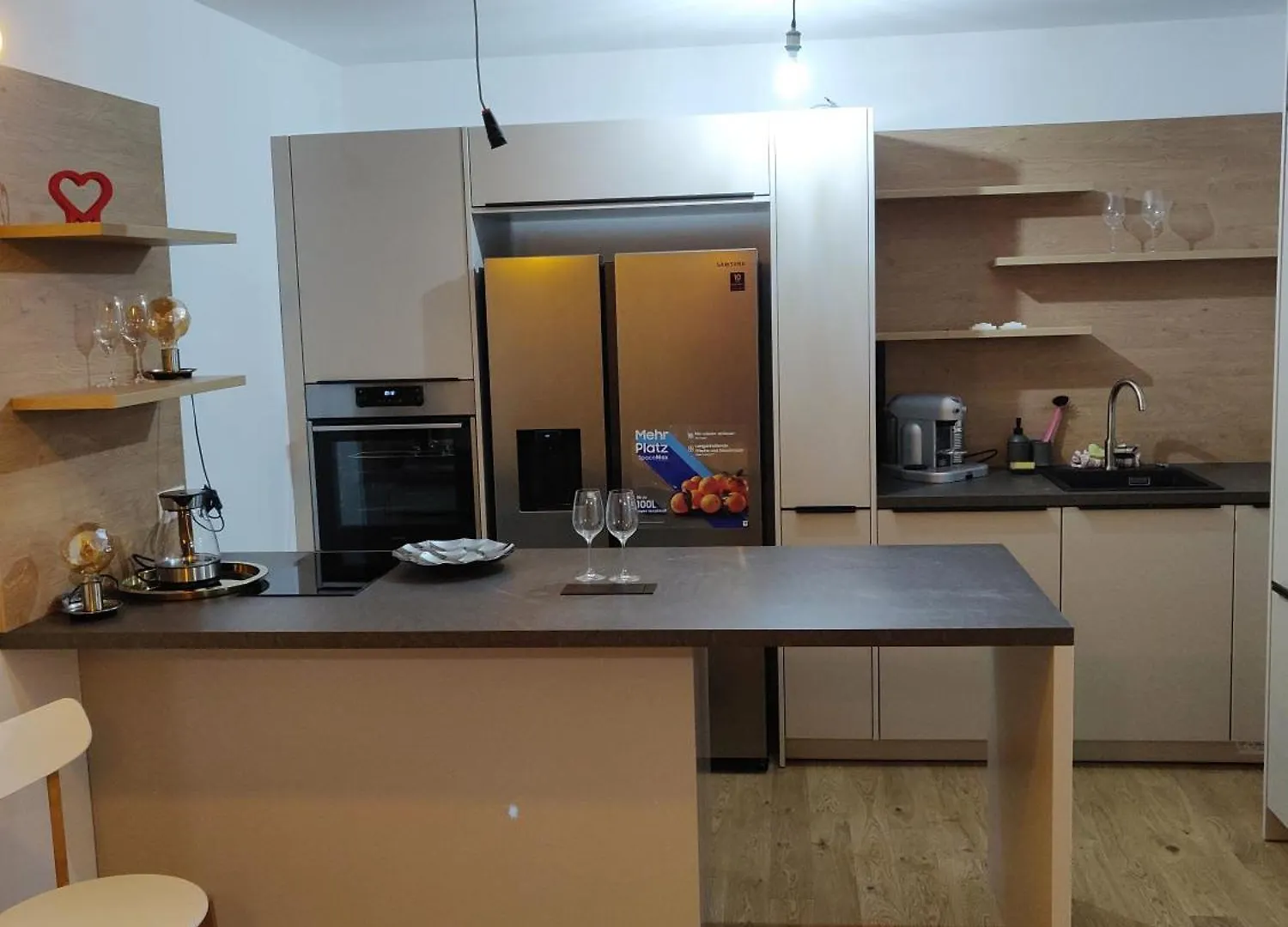 Beautiful Apartment With Parking, Brilliant Location Vienna 0*,  Austria